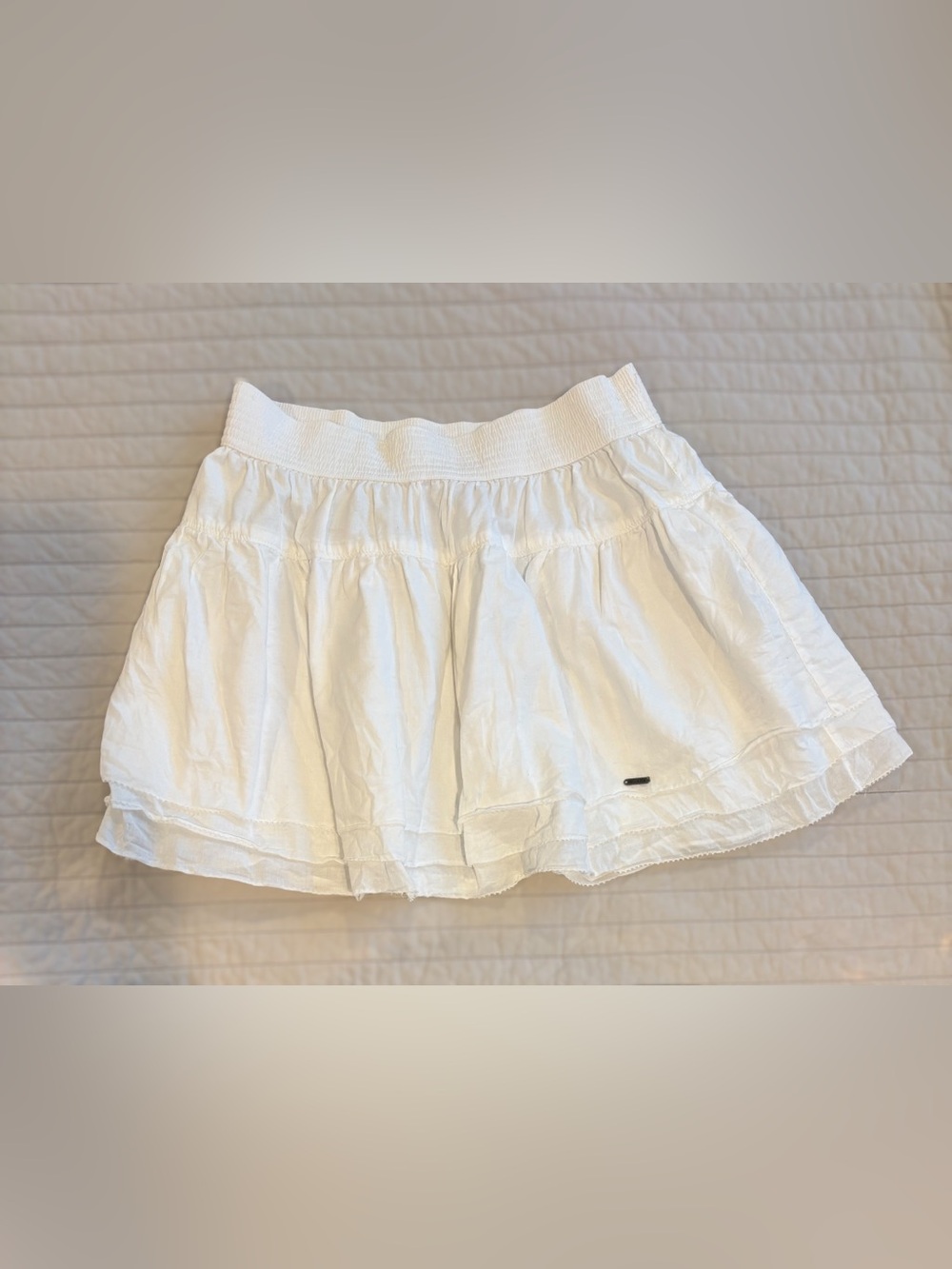 Hollister White Cotton Smocked Tiered Mini Skirt Size Medium